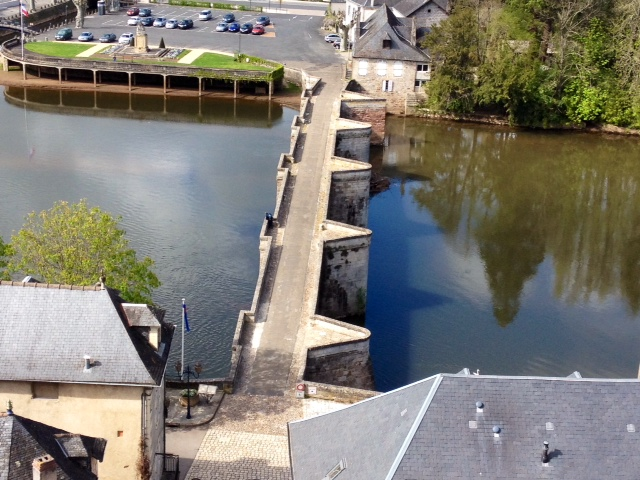 Le vieux pont XIIème. - Terrasson-Lavilledieu