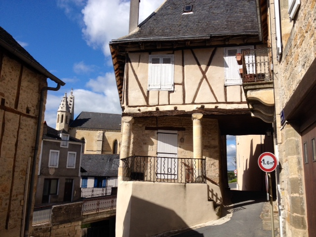 Maisons anciennes. - Terrasson-Lavilledieu