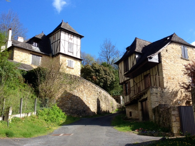 Maisons anciennes. - Terrasson-Lavilledieu