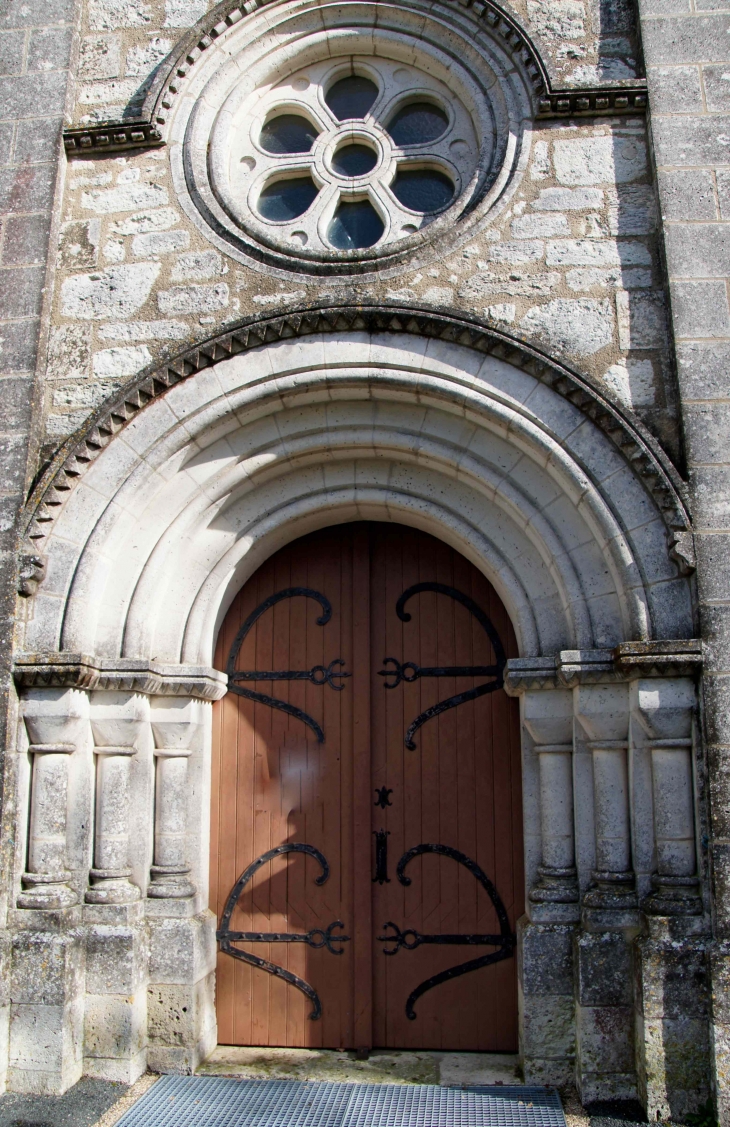 Portail de l'église. - Thénac