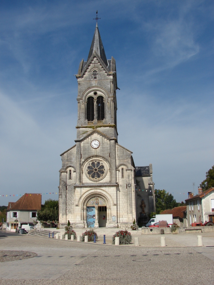 église ND de la Nativité (c'est bien son nom) - Tocane-Saint-Apre