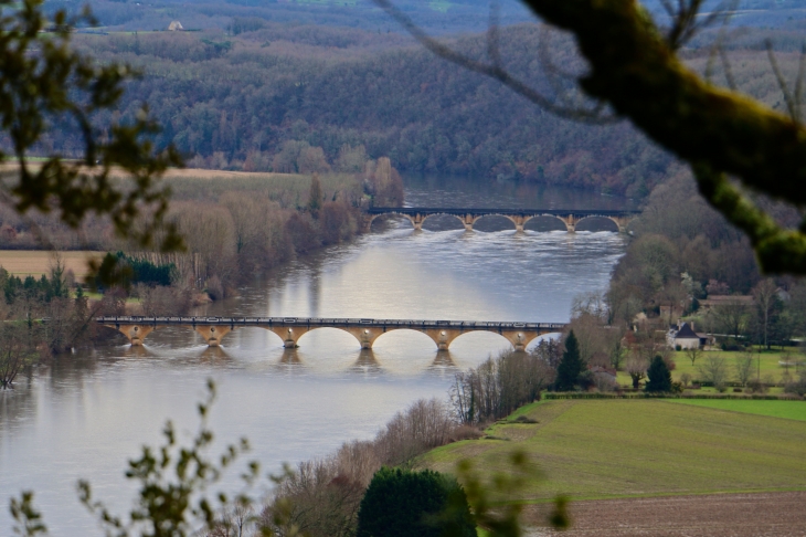 Les ponts sur la Dordogne. - Trémolat