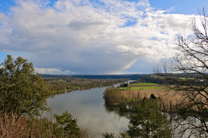 La Dordogne vue du cingle. - Trémolat