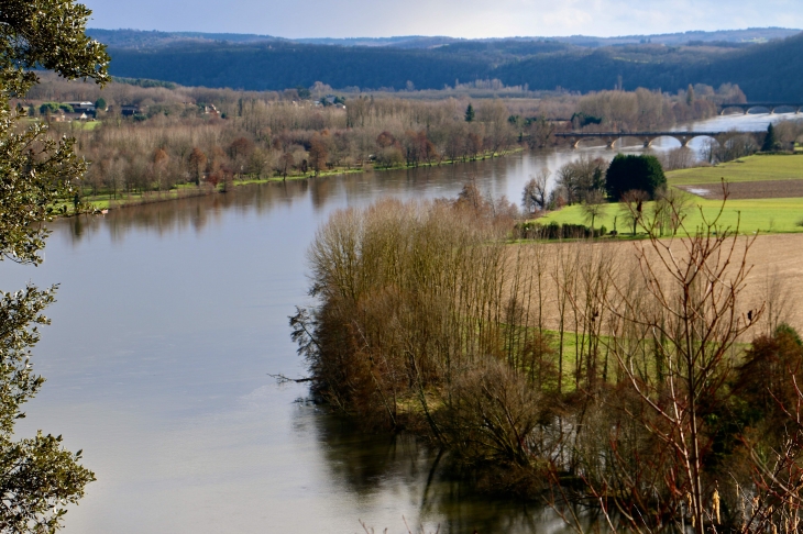 La Dordogne. - Trémolat