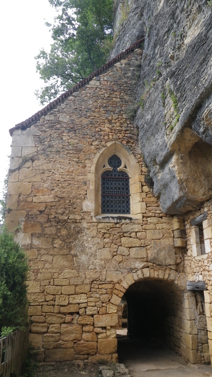 Chapelle du village troglodytique de la Madeleine. - Tursac