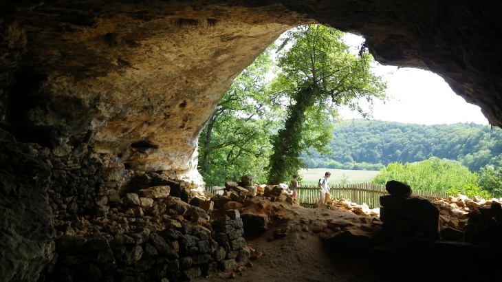 Site troglodytique de la Madeleine. - Tursac