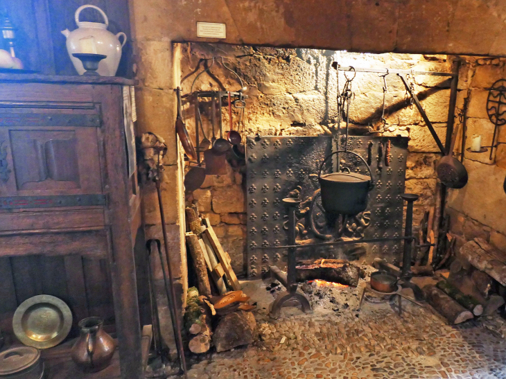  maison forte de Reignac : la cuisine - Tursac