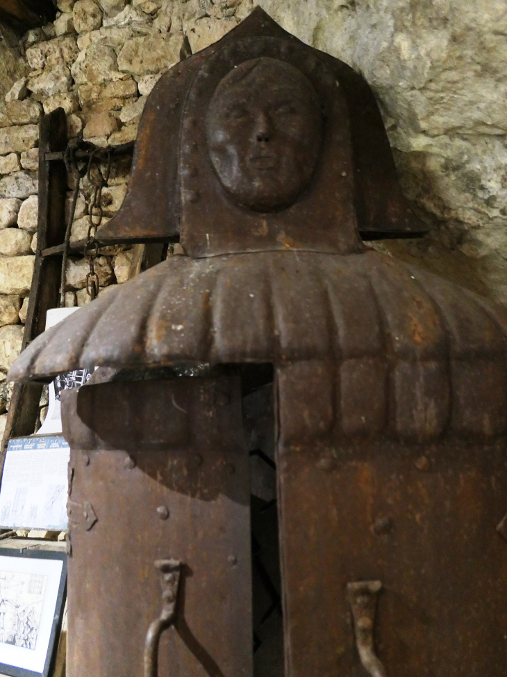  maison forte de Reignac : musée de la torture et cachots  - Tursac