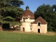 Photo suivante de Tursac Le pigeonnier (18ème) du château de Marzac.