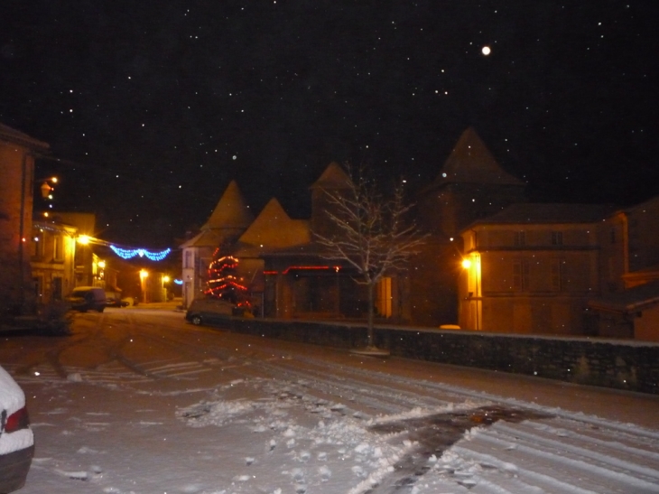 Vu depuis la place des recettes - Varaignes