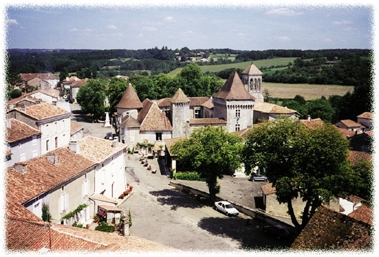 CHÄTEAU DE VARAIGNES vue de haut