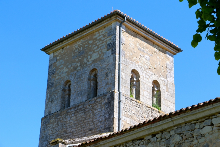 Le Clocher de l'église Notre Dame de l'Assomption. - Vendoire