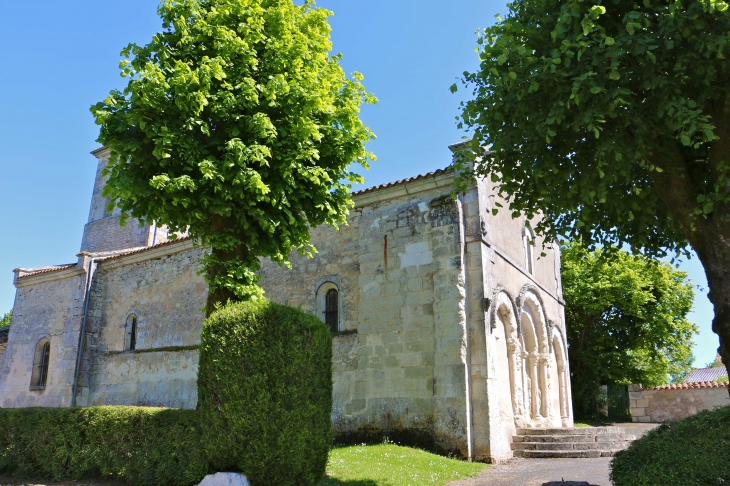 L'église Notre Dame de l'Assomption. - Vendoire