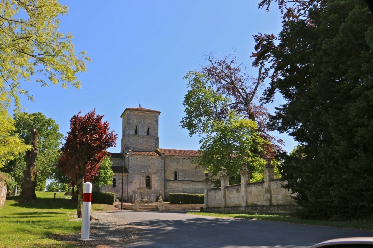 L'église Notre Dame de l'Assomption. - Vendoire