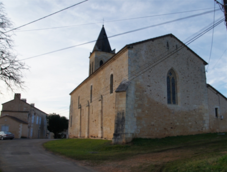 Eglise Notre Dame de l'Assomption, romane du XIIe siècle. - Veyrines-de-Vergt