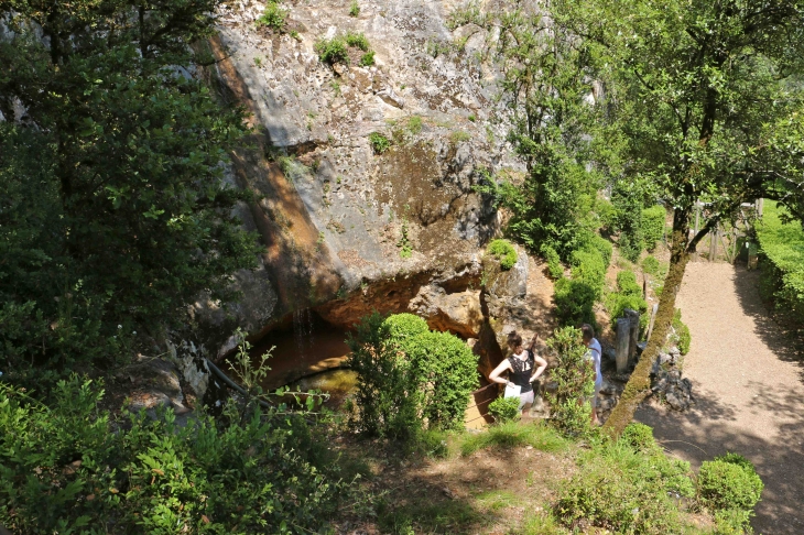 Cascade des jardins suspendus de Marqueyssac. - Vézac