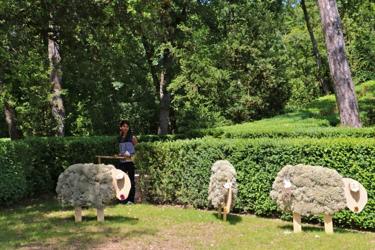 Dans les jardins suspendus de Marqueyssac. - Vézac