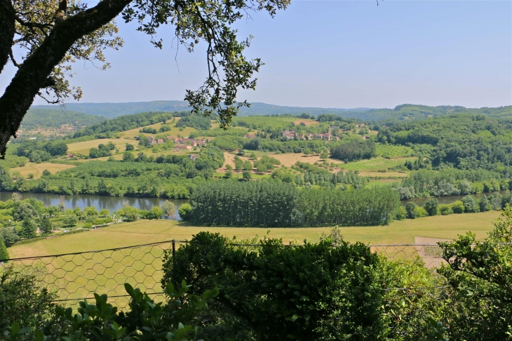 Depuis les jardins suspendus de Marqueyssac. - Vézac