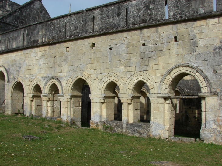 Ruines de l'Abbaye cistérienne de Boschaud - Villars