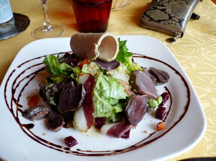 Assiette du Restaurant. - Villefranche-du-Périgord