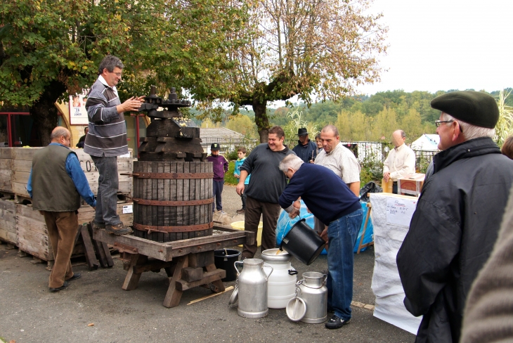 25ème Fête de la Châtaigne. - Villefranche-du-Périgord