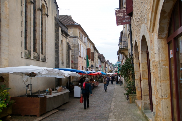 Rue Notre Dame en 2013. - Villefranche-du-Périgord