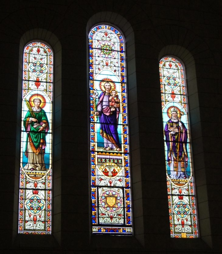 Vitrail de l'église Notre Dame de l'Assomption, - Villefranche-du-Périgord