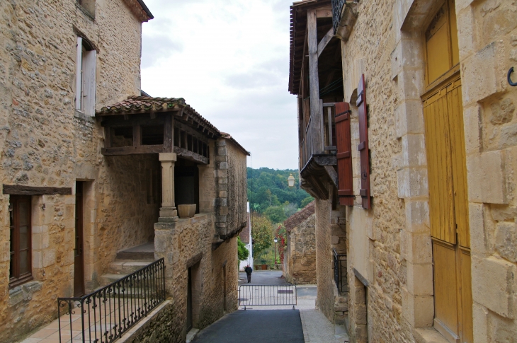 Une ruelle. - Villefranche-du-Périgord