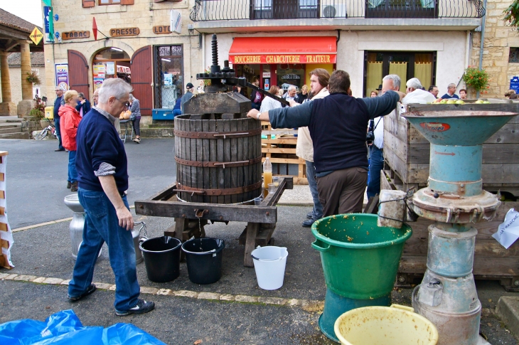 25ème Fête de la Châtaigne. - Villefranche-du-Périgord