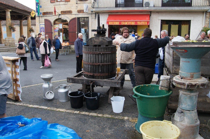 25ème Fête de la Châtaigne. - Villefranche-du-Périgord