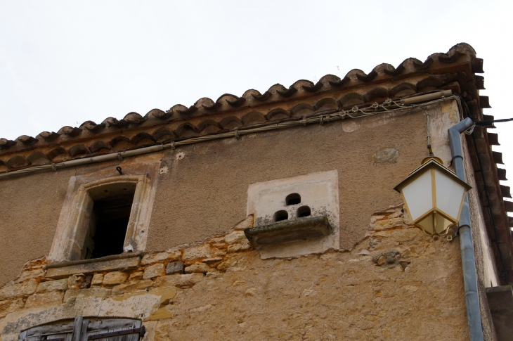 Dans le village. - Villefranche-du-Périgord