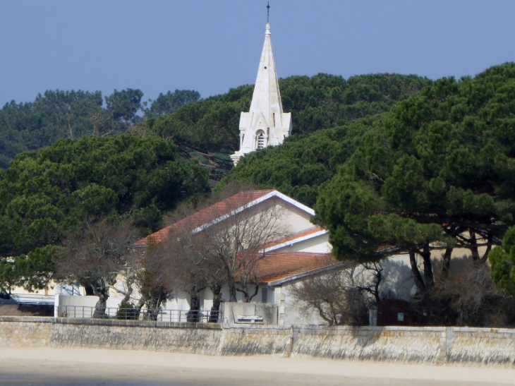 Vue sur l'église - Andernos-les-Bains