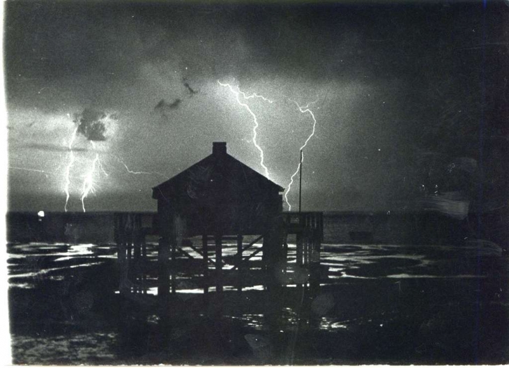 Nuit d'orage sur la cabane tchanquee - Arcachon