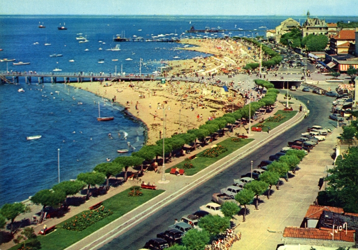 Vue générale sur les Plages et les Boulevards (carte postale de 1970) - Arcachon