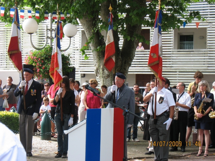 Rassemblement - Arès