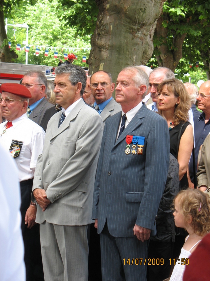 Rassemblement - Arès