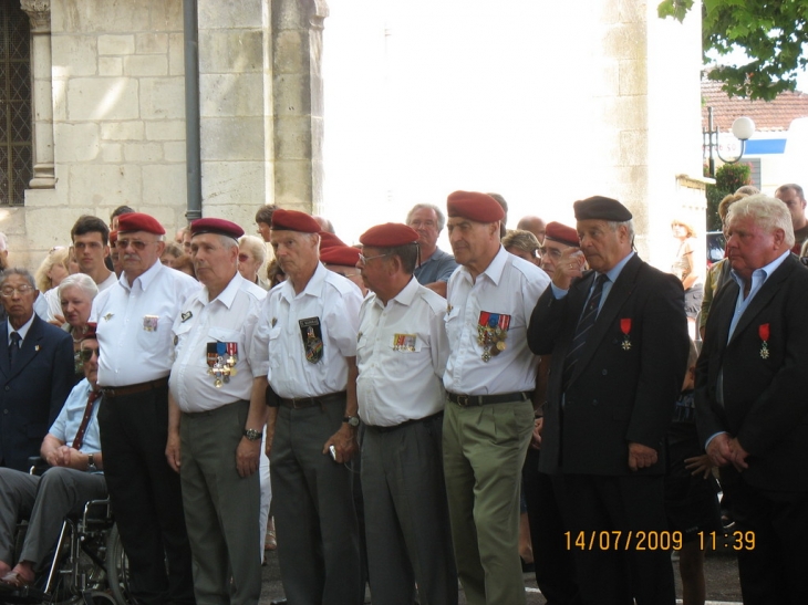 Rassemblement - Arès