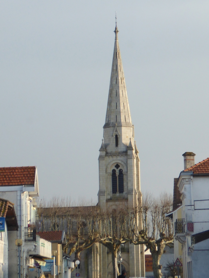 Le centre - Arès