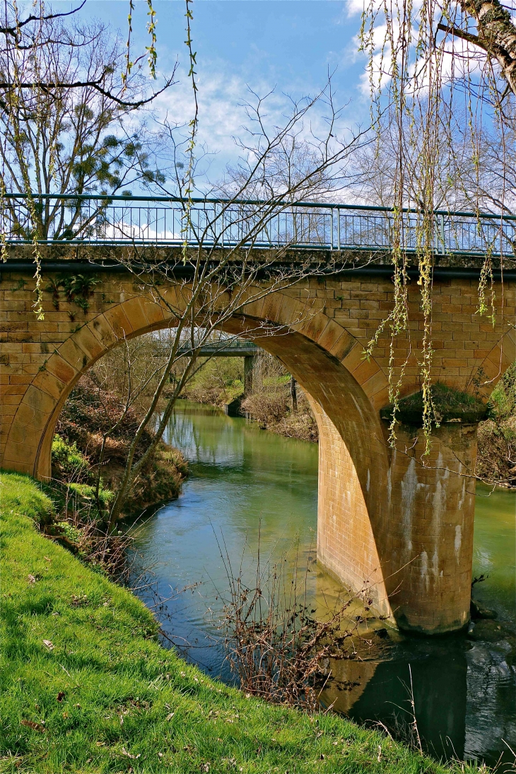 Le pont de Bagas