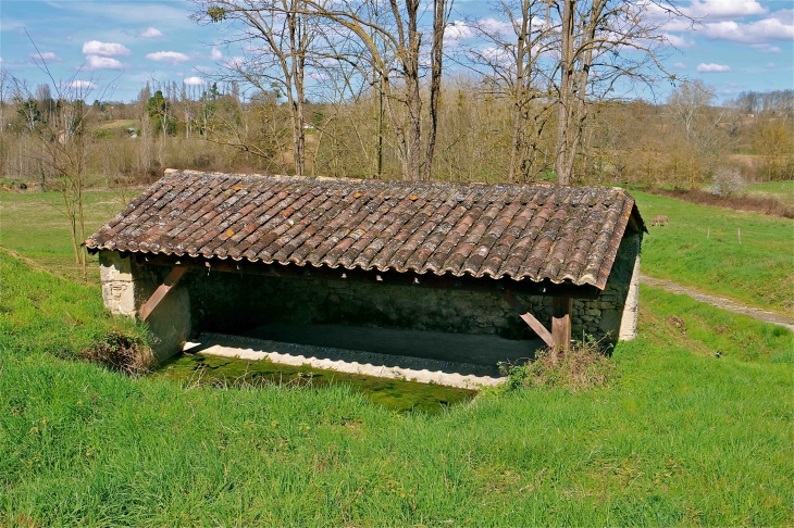 Le Lavoir - Bagas