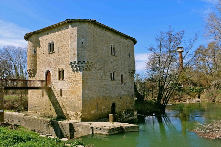 Le moulin fortifié - Bagas