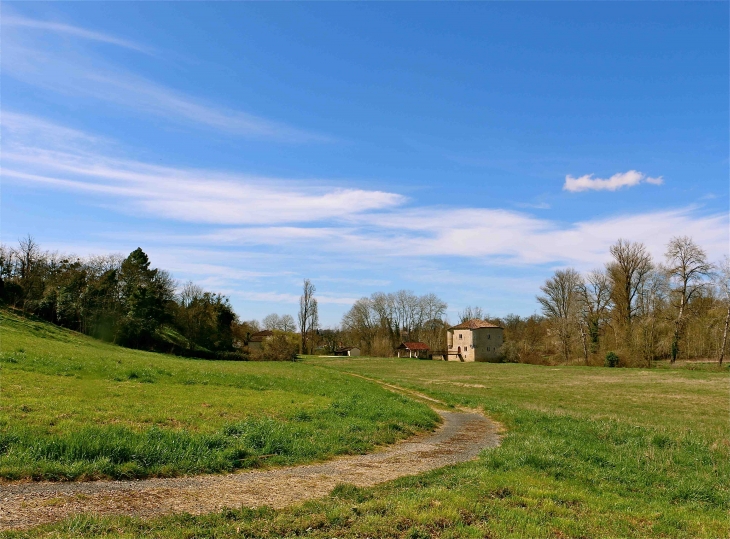 Le moulin fortifié - Bagas