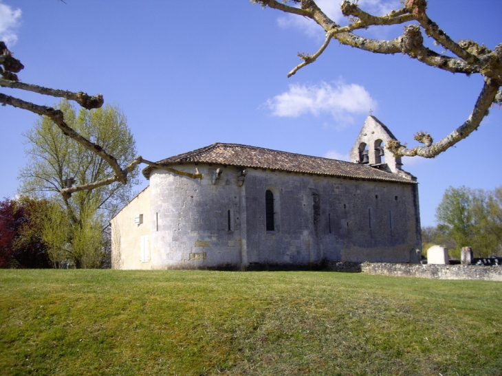 Eglise romane fortifiée St Jacques 11ème (IMH). - Bellebat