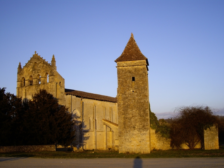 Ruines de l'abbaye bénédictine (MH) 12/13ème et l'église abbatiale (MH) 12/13ème. - Blasimon