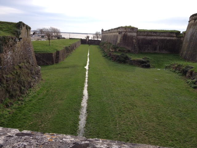 Les fossés de la citadelle - Blaye