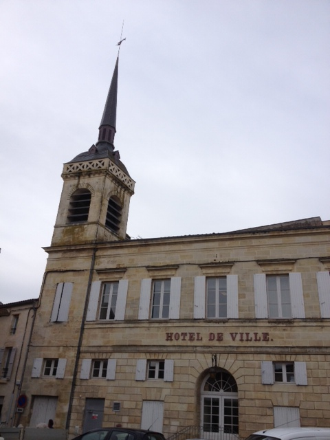 L'hotel de ville de Blaye.