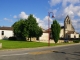 La mairie et l'église.