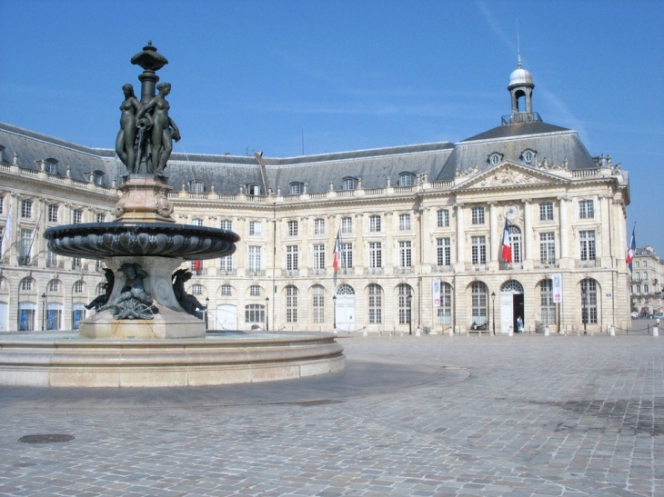 Place de la Bourse - Fontaine des Trois Grâces - Bordeaux