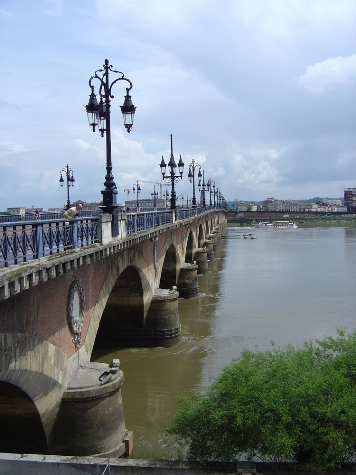 Le pont de pierre - Bordeaux