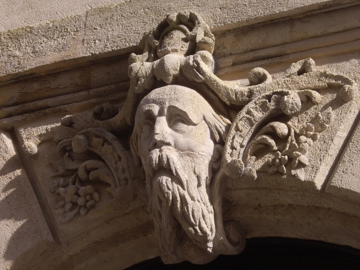 Mascaron. - Bordeaux